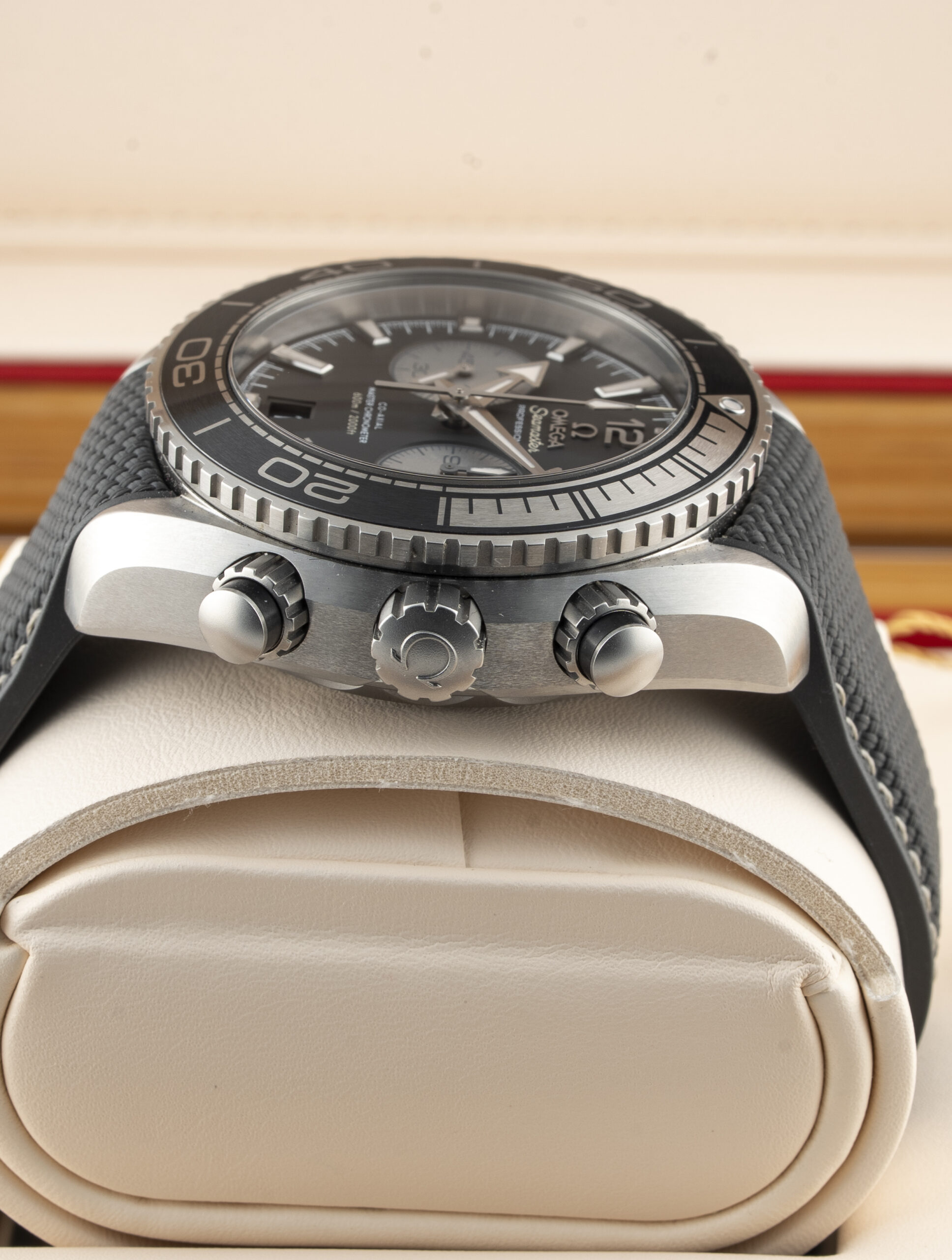 Omega Seamaster Planet Ocean Chronograph 600m grey 45.5 mm 215.32.46.51.01.004